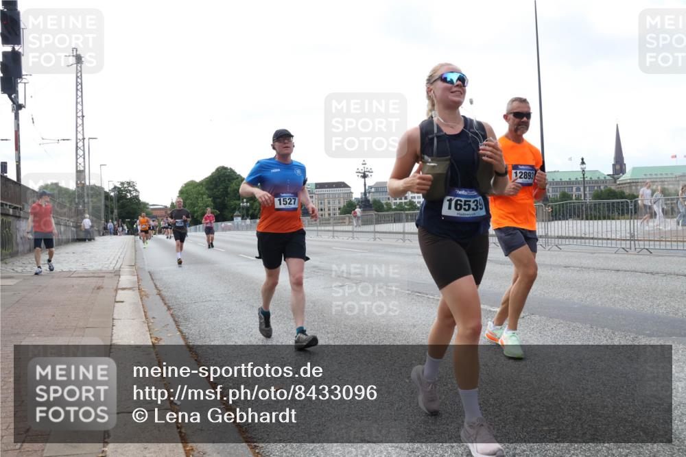 29.06.2025 - hella hamburg halbmarathon Lena Gebhardt http://msf.ph/oto/8433096 29.06.2025 10:08:11 Lombardsbrücke 7348, 1527, 16539, 12893, 1079, 1527, 2309, 2427, 3328, 4228, 4864, 5100, 5287, 5926, 6918, 7198, 7348, 7476, 7760, 8585, 9071, 9457, 9616, 9823, 9966, 10609, 10703, 10857, 11114, 11394, 11641, 12658, 12789, 12893, 13014, 13458, 14631, 15429, 15785, 16439, 16539, 16809, 16915, 18270, 18325, 18531 meine-sportfotos.de