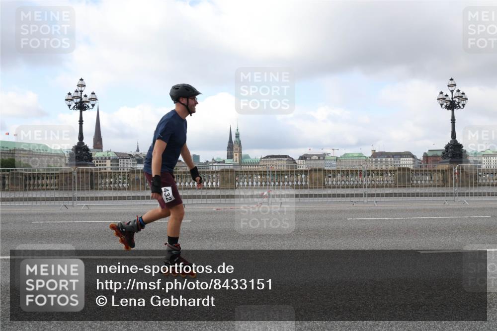 29.06.2025 - hella hamburg halbmarathon Lena Gebhardt http://msf.ph/oto/8433151 29.06.2025 09:01:04 Lombardsbrücke 432 meine-sportfotos.de