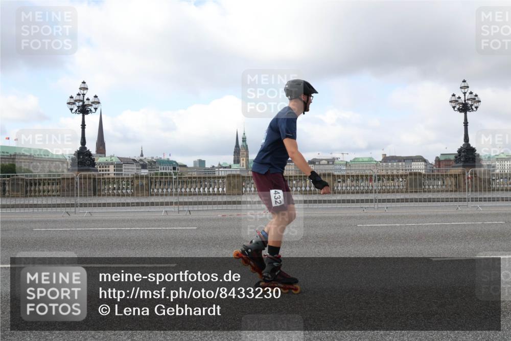 29.06.2025 - hella hamburg halbmarathon Lena Gebhardt http://msf.ph/oto/8433230 29.06.2025 09:01:05 Lombardsbrücke 432 meine-sportfotos.de