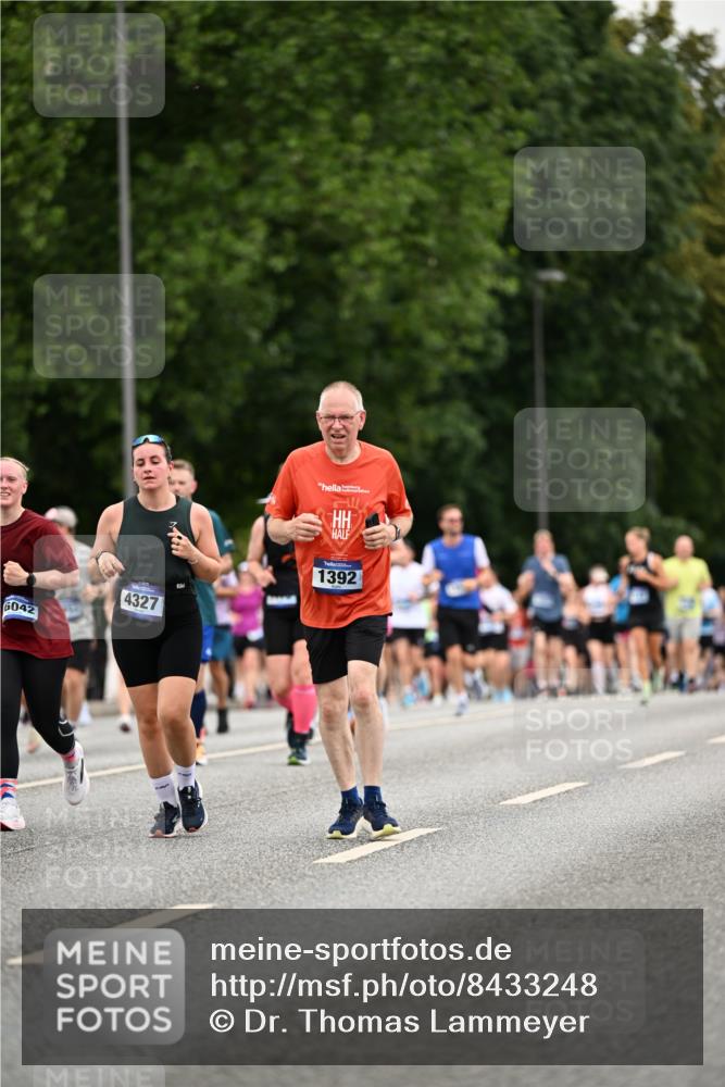 29.06.2025 - hella hamburg halbmarathon Dr. Thomas Lammeyer http://msf.ph/oto/8433248 29.06.2025 10:53:02 Kennedybrücke 1157, 1174, 1175, 1392, 1463, 1701, 1720, 2067, 3077, 3215, 3486, 4327, 5010, 5714, 7394, 7532, 8719, 9552, 9691, 9775, 10366, 10794, 11000 meine-sportfotos.de