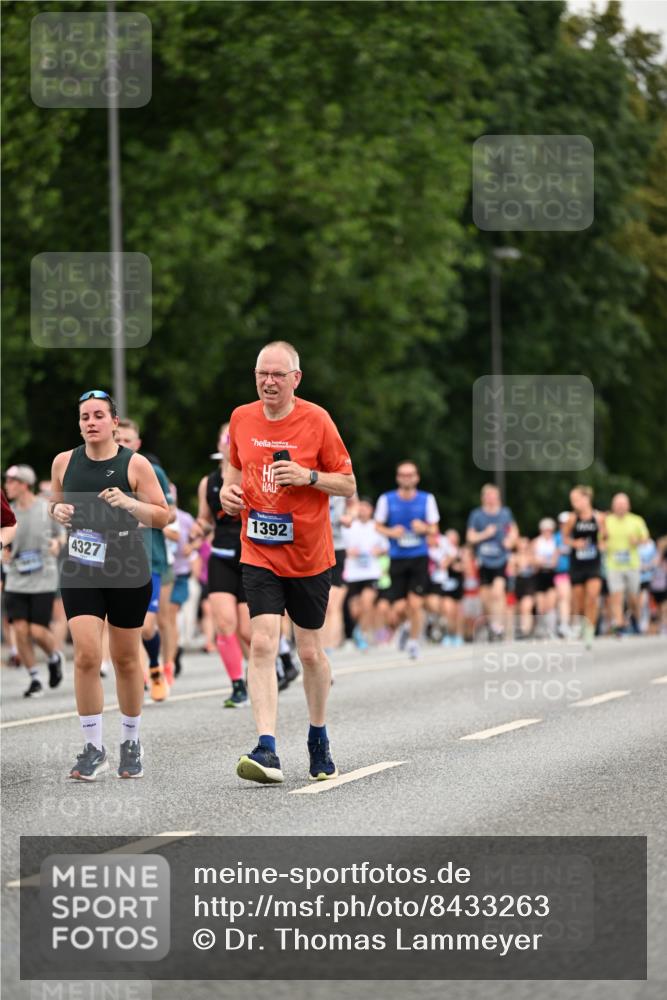 29.06.2025 - hella hamburg halbmarathon Dr. Thomas Lammeyer http://msf.ph/oto/8433263 29.06.2025 10:53:02 Kennedybrücke 1157, 1174, 1175, 1392, 1463, 1701, 1720, 2067, 3077, 3215, 3486, 4327, 5010, 5714, 7394, 7532, 8719, 9552, 9691, 9775, 10366, 10794, 11000 meine-sportfotos.de