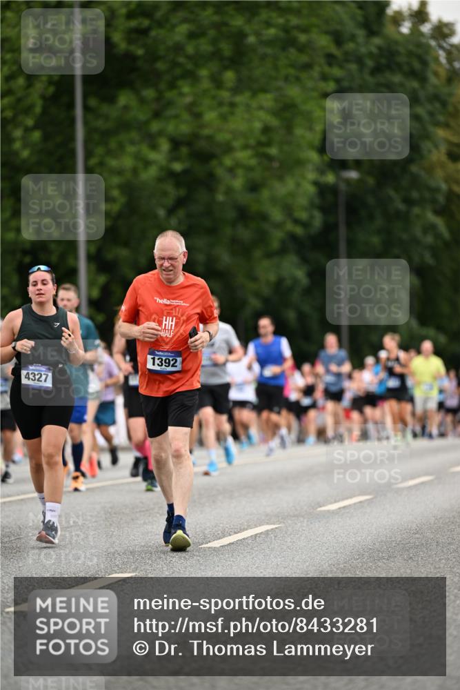 29.06.2025 - hella hamburg halbmarathon Dr. Thomas Lammeyer http://msf.ph/oto/8433281 29.06.2025 10:53:02 Kennedybrücke 1157, 1174, 1175, 1392, 1463, 1701, 1720, 2067, 3077, 3215, 3486, 4327, 5010, 5714, 7394, 7532, 8719, 9552, 9691, 9775, 10366, 10794, 11000 meine-sportfotos.de
