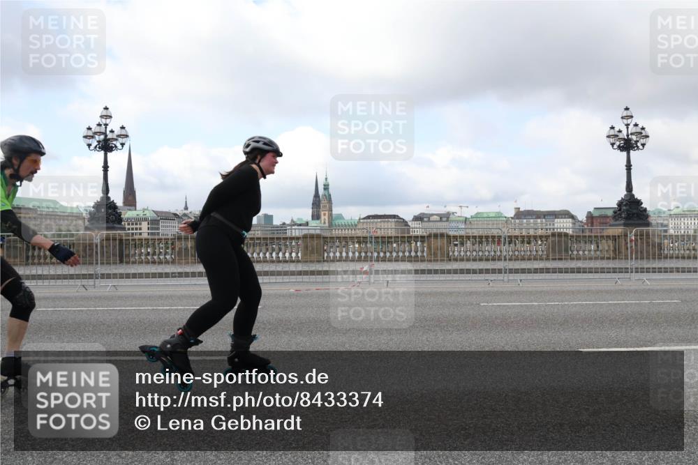 29.06.2025 - hella hamburg halbmarathon Lena Gebhardt http://msf.ph/oto/8433374 29.06.2025 09:01:06 Lombardsbrücke  meine-sportfotos.de