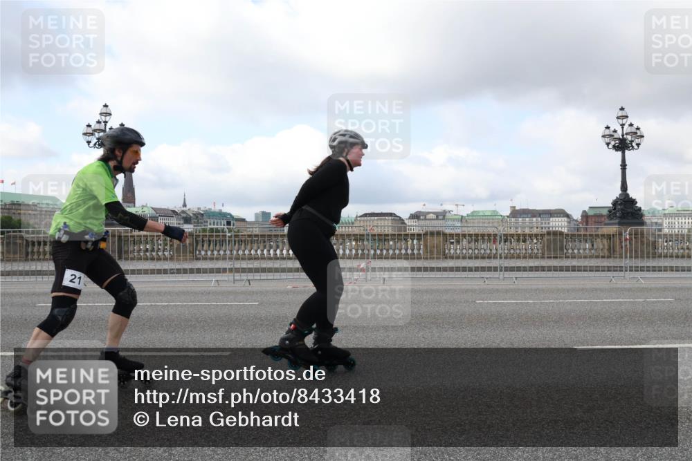 29.06.2025 - hella hamburg halbmarathon Lena Gebhardt http://msf.ph/oto/8433418 29.06.2025 09:01:06 Lombardsbrücke 21 meine-sportfotos.de