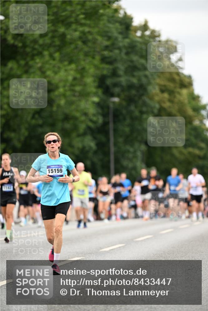 29.06.2025 - hella hamburg halbmarathon Dr. Thomas Lammeyer http://msf.ph/oto/8433447 29.06.2025 10:53:11 Kennedybrücke 1142, 1157, 1174, 1175, 1392, 1626, 1701, 1720, 2067, 2475, 3383, 3486, 4327, 5010, 5551, 7394, 7532, 8719, 9341, 9552, 9691, 10794, 11000 meine-sportfotos.de