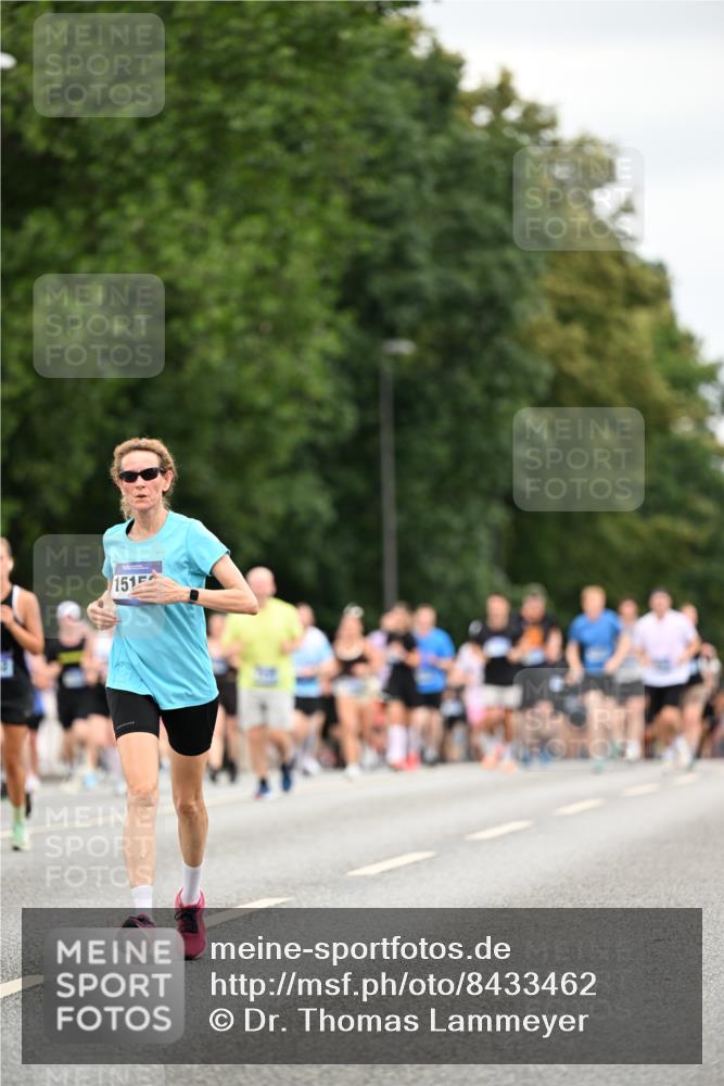29.06.2025 - hella hamburg halbmarathon Dr. Thomas Lammeyer http://msf.ph/oto/8433462 29.06.2025 10:53:12 Kennedybrücke 1142, 1157, 1174, 1175, 1392, 1626, 1701, 2067, 2475, 3383, 3486, 4327, 5010, 5551, 7394, 7532, 8719, 9341, 9552, 9691, 10204, 10794, 11000 meine-sportfotos.de