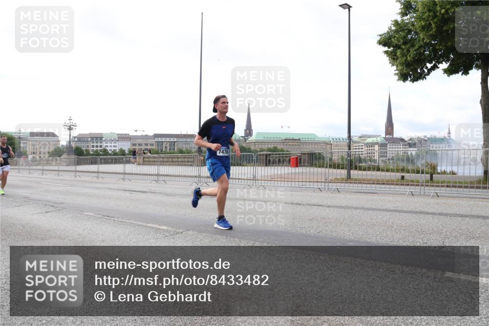 29.06.2025 - hella hamburg halbmarathon Lena Gebhardt http://msf.ph/oto/8433482 29.06.2025 10:08:22 Lombardsbrücke 7476, 1427, 1527, 2427, 4228, 4864, 5287, 5926, 6100, 6590, 7198, 7348, 7476, 8585, 9457, 9616, 9823, 9951, 9958, 10092, 10609, 10857, 11780, 11967, 12144, 12658, 12893, 13014, 13458, 14631, 14902, 14965, 15429, 15785, 16439, 16809, 18325, 18531 meine-sportfotos.de