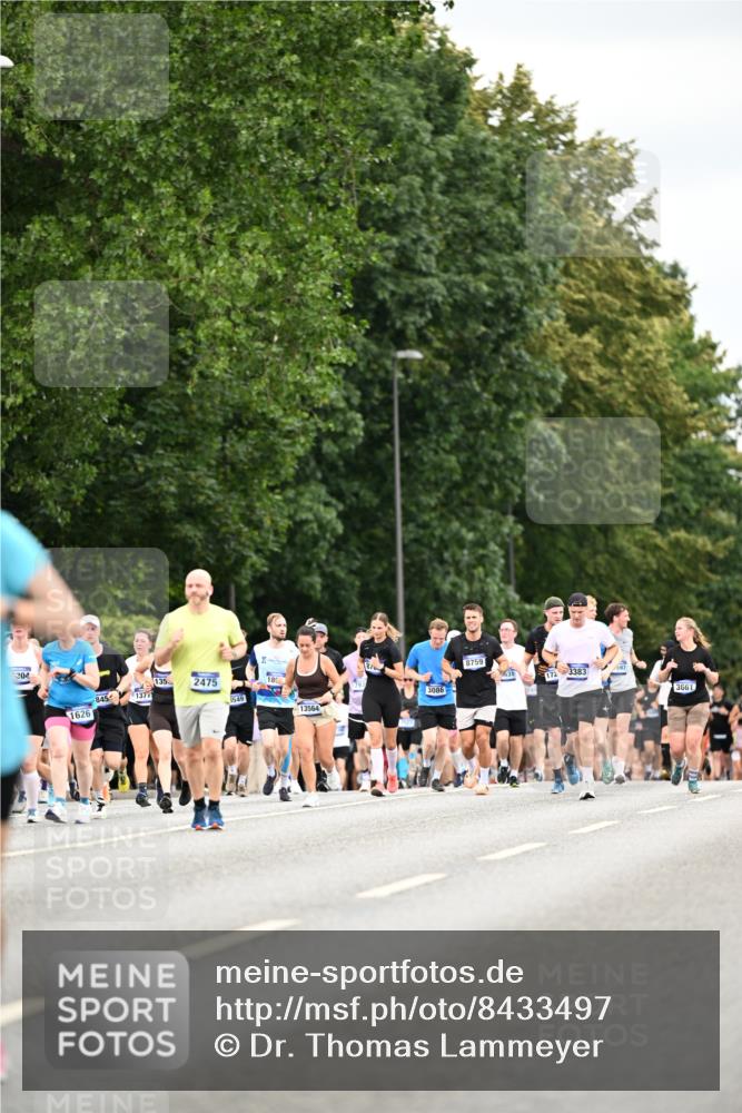 29.06.2025 - hella hamburg halbmarathon Dr. Thomas Lammeyer http://msf.ph/oto/8433497 29.06.2025 10:53:13 Kennedybrücke 1142, 1157, 1174, 1175, 1392, 1626, 1701, 2067, 2475, 3383, 3486, 4327, 5010, 5551, 7394, 7532, 8719, 9341, 9552, 9691, 10204, 10794, 11000 meine-sportfotos.de
