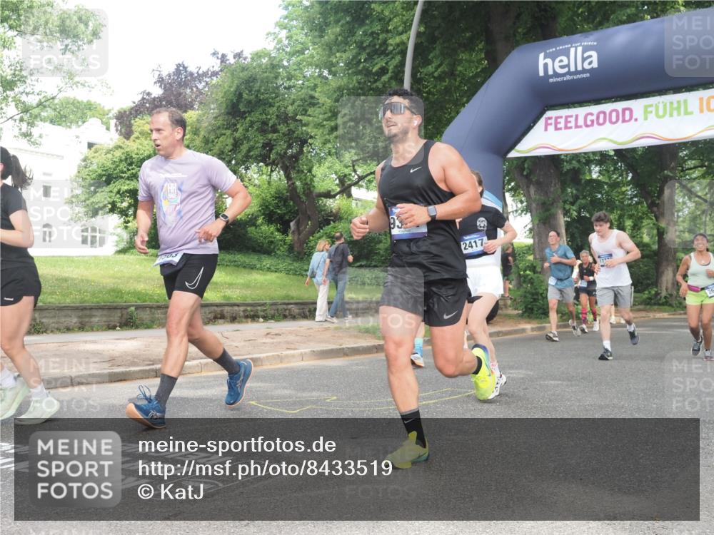 29.06.2025 - hella hamburg halbmarathon KatJ http://msf.ph/oto/8433519 29.06.2025 10:43:54 Zwischen KM18-KM19 1563, 2417, 2676, 3836, 4940, 5033, 6416, 8542 meine-sportfotos.de