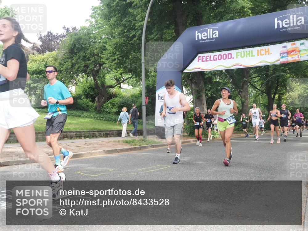 29.06.2025 - hella hamburg halbmarathon KatJ http://msf.ph/oto/8433528 29.06.2025 10:43:55 Zwischen KM18-KM19 1563, 2417, 2676, 3836, 4940, 5570, 6416, 8542 meine-sportfotos.de