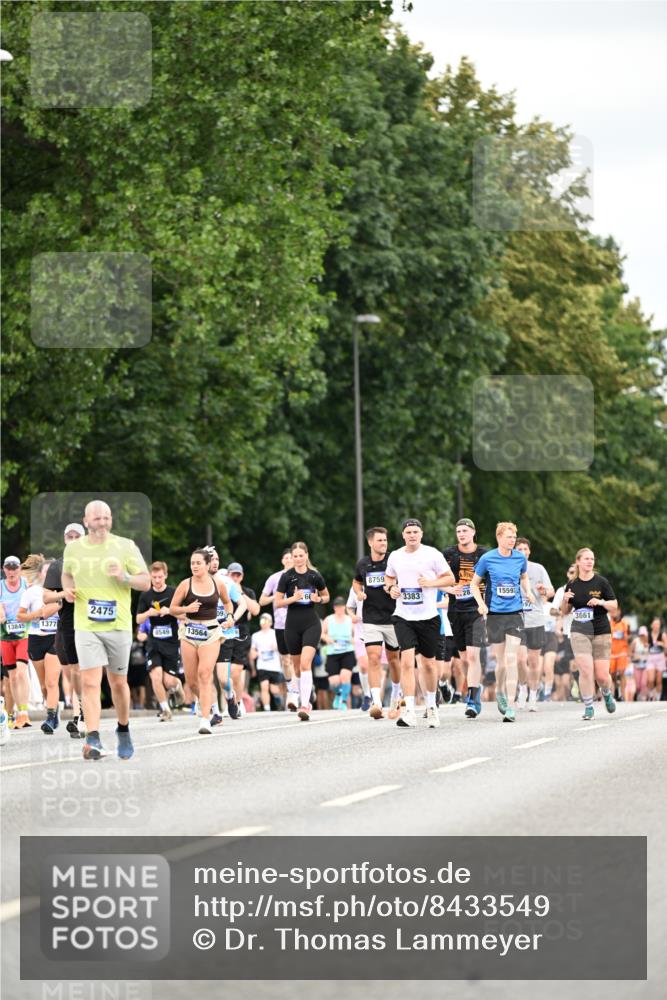 29.06.2025 - hella hamburg halbmarathon Dr. Thomas Lammeyer http://msf.ph/oto/8433549 29.06.2025 10:53:15 Kennedybrücke 1142, 1157, 1174, 1175, 1392, 1626, 1701, 2067, 2475, 3086, 3383, 3486, 4327, 5010, 5551, 7394, 7532, 8719, 9341, 9552, 9691, 10204, 10794, 11000 meine-sportfotos.de