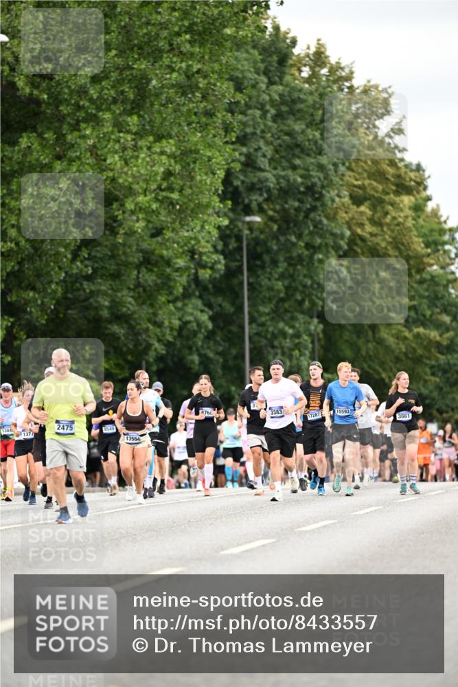 29.06.2025 - hella hamburg halbmarathon Dr. Thomas Lammeyer http://msf.ph/oto/8433557 29.06.2025 10:53:15 Kennedybrücke 1142, 1157, 1174, 1175, 1392, 1626, 1701, 2067, 2475, 3086, 3383, 3486, 4327, 5010, 5551, 7394, 7532, 8719, 9341, 9552, 9691, 10204, 10794, 11000 meine-sportfotos.de