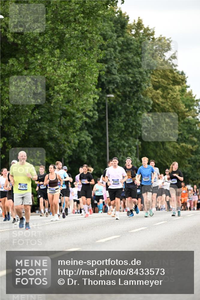29.06.2025 - hella hamburg halbmarathon Dr. Thomas Lammeyer http://msf.ph/oto/8433573 29.06.2025 10:53:15 Kennedybrücke 1142, 1157, 1174, 1175, 1392, 1626, 1701, 2067, 2475, 3086, 3383, 3486, 4327, 5010, 5551, 7394, 7532, 8719, 9341, 9552, 9691, 10204, 10794, 11000 meine-sportfotos.de