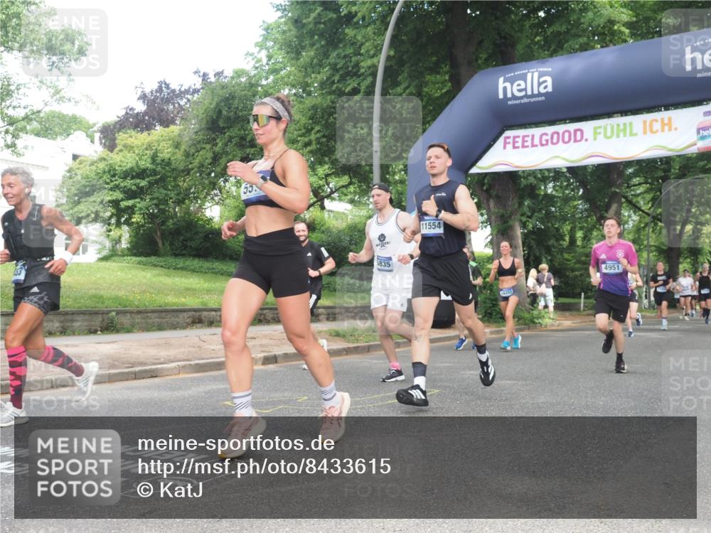 29.06.2025 - hella hamburg halbmarathon KatJ http://msf.ph/oto/8433615 29.06.2025 10:43:58 Zwischen KM18-KM19 2417, 2676, 4833, 4940, 4951, 5570, 6835 meine-sportfotos.de