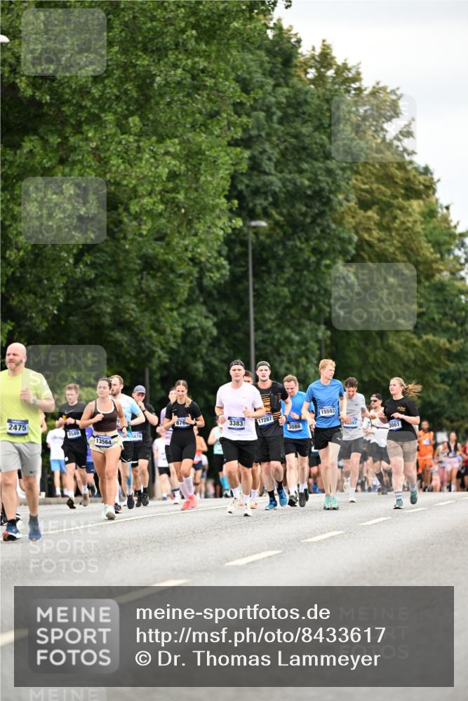 29.06.2025 - hella hamburg halbmarathon Dr. Thomas Lammeyer http://msf.ph/oto/8433617 29.06.2025 10:53:16 Kennedybrücke 1142, 1157, 1174, 1175, 1392, 1626, 1701, 2067, 2475, 3086, 3383, 3486, 3661, 4327, 5551, 7394, 7532, 7931, 8549, 8719, 8759, 8760, 9341, 10204, 10479, 10794, 11000 meine-sportfotos.de