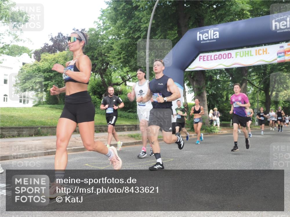 29.06.2025 - hella hamburg halbmarathon KatJ http://msf.ph/oto/8433621 29.06.2025 10:43:59 Zwischen KM18-KM19 2676, 4833, 4940, 4951, 5570, 6835 meine-sportfotos.de