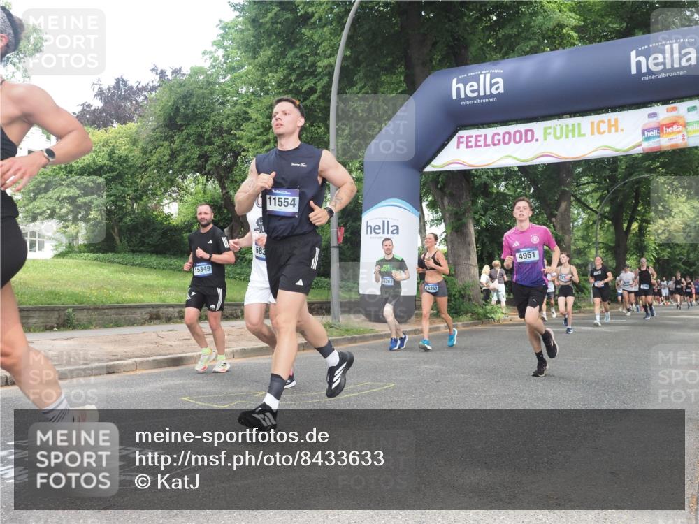 29.06.2025 - hella hamburg halbmarathon KatJ http://msf.ph/oto/8433633 29.06.2025 10:43:59 Zwischen KM18-KM19 2676, 4833, 4940, 4951, 5570, 6835 meine-sportfotos.de