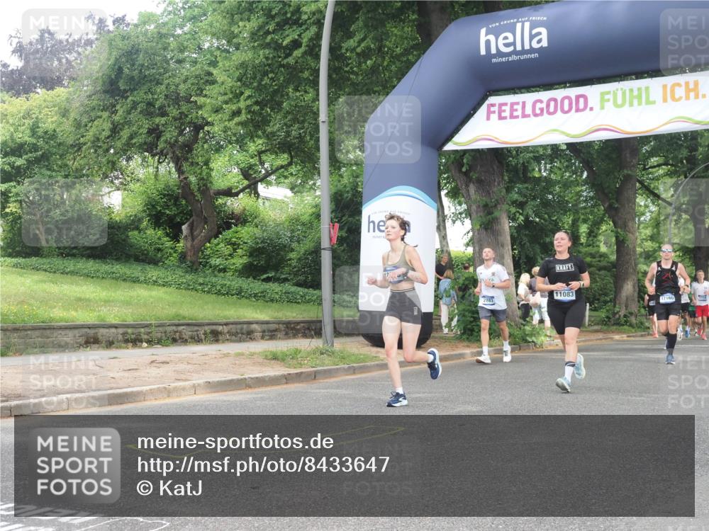 29.06.2025 - hella hamburg halbmarathon KatJ http://msf.ph/oto/8433647 29.06.2025 10:44:01 Zwischen KM18-KM19 2676, 2883, 4833, 4951, 5570, 6835 meine-sportfotos.de
