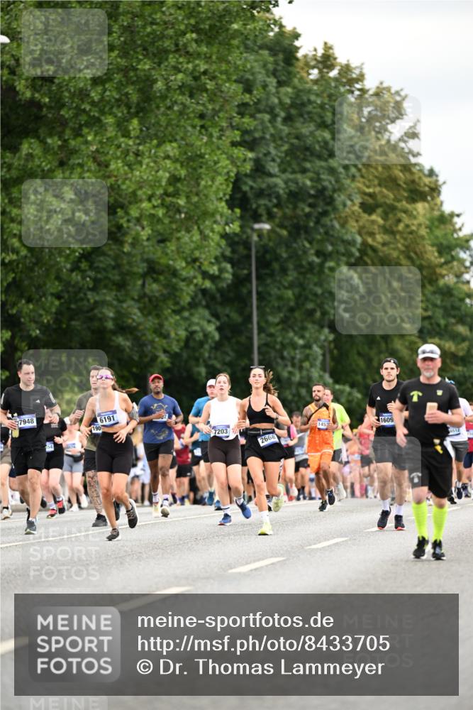 29.06.2025 - hella hamburg halbmarathon Dr. Thomas Lammeyer http://msf.ph/oto/8433705 29.06.2025 10:53:31 Kennedybrücke 1142, 1584, 1626, 2475, 2527, 2668, 3086, 3232, 3383, 3661, 4403, 4769, 5551, 5781, 6191, 6497, 7203, 7650, 7931, 7936, 7947, 7948, 8065, 8549, 8759, 8760, 9245, 9341, 10130, 10204, 10333, 10479, 11192 meine-sportfotos.de