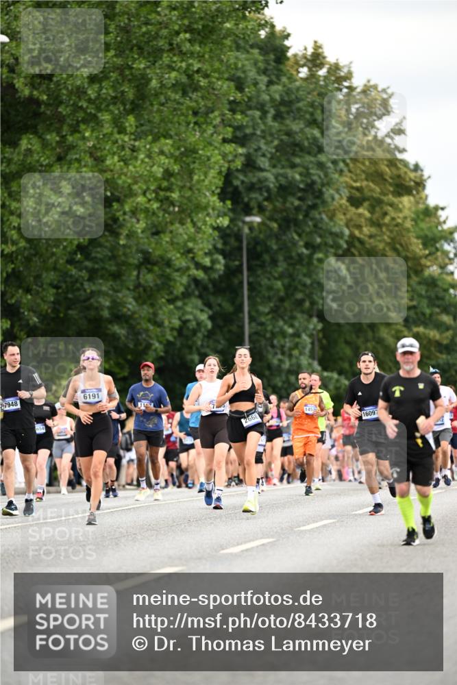 29.06.2025 - hella hamburg halbmarathon Dr. Thomas Lammeyer http://msf.ph/oto/8433718 29.06.2025 10:53:31 Kennedybrücke 1142, 1584, 1626, 2475, 2527, 2668, 3086, 3232, 3383, 3661, 4403, 4769, 5551, 5781, 6191, 6497, 7203, 7650, 7931, 7936, 7947, 7948, 8065, 8549, 8759, 8760, 9245, 9341, 10130, 10204, 10333, 10479, 11192 meine-sportfotos.de