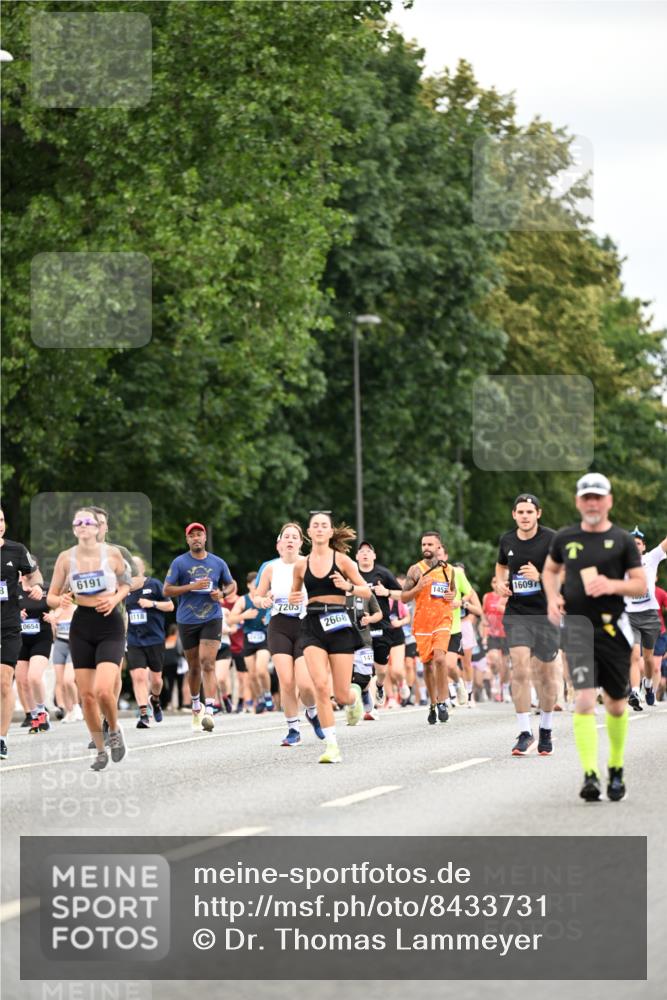 29.06.2025 - hella hamburg halbmarathon Dr. Thomas Lammeyer http://msf.ph/oto/8433731 29.06.2025 10:53:31 Kennedybrücke 1142, 1584, 1626, 2475, 2527, 2668, 3086, 3232, 3383, 3661, 4403, 4769, 5551, 5781, 6191, 6497, 7203, 7650, 7931, 7936, 7947, 7948, 8065, 8549, 8759, 8760, 9245, 9341, 10130, 10204, 10333, 10479, 11192 meine-sportfotos.de
