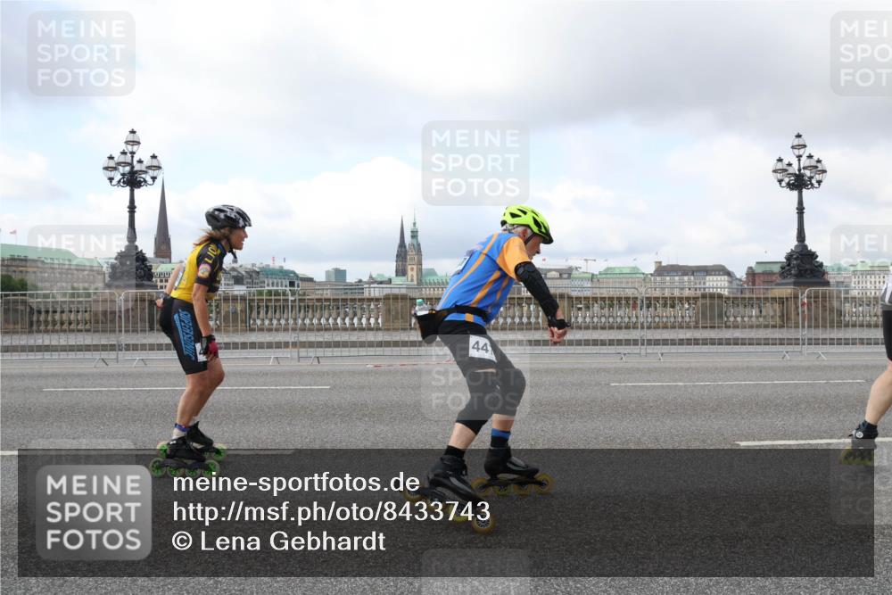 29.06.2025 - hella hamburg halbmarathon Lena Gebhardt http://msf.ph/oto/8433743 29.06.2025 09:01:07 Lombardsbrücke 44 meine-sportfotos.de