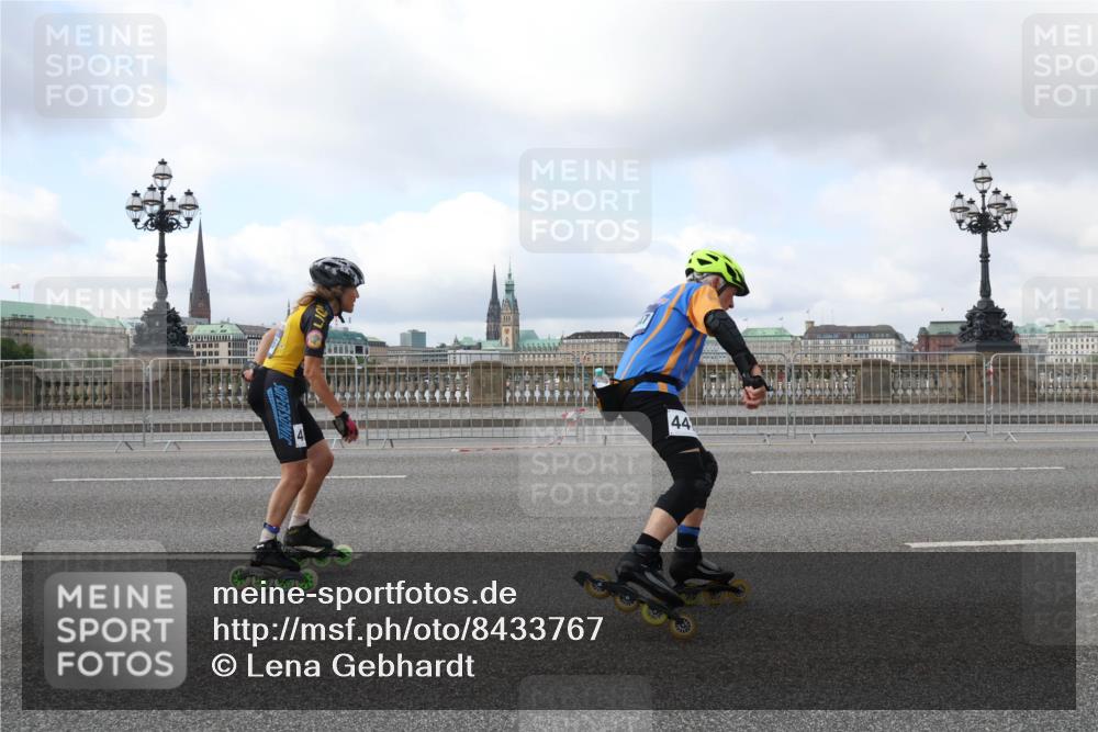 29.06.2025 - hella hamburg halbmarathon Lena Gebhardt http://msf.ph/oto/8433767 29.06.2025 09:01:07 Lombardsbrücke 44 meine-sportfotos.de