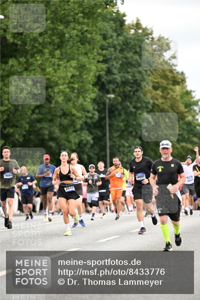 29.06.2025 - hella hamburg halbmarathon Dr. Thomas Lammeyer http://msf.ph/oto/8433776 29.06.2025 10:53:33 Kennedybrücke 1142, 1167, 1584, 1626, 2475, 2527, 2668, 3086, 3232, 3383, 3661, 4403, 4769, 5118, 5551, 5781, 6191, 6497, 7203, 7650, 7931, 7936, 7947, 7948, 8065, 8549, 8759, 8760, 9245, 9341, 10130, 10204, 10333, 10479, 10654, 11192 meine-sportfotos.de