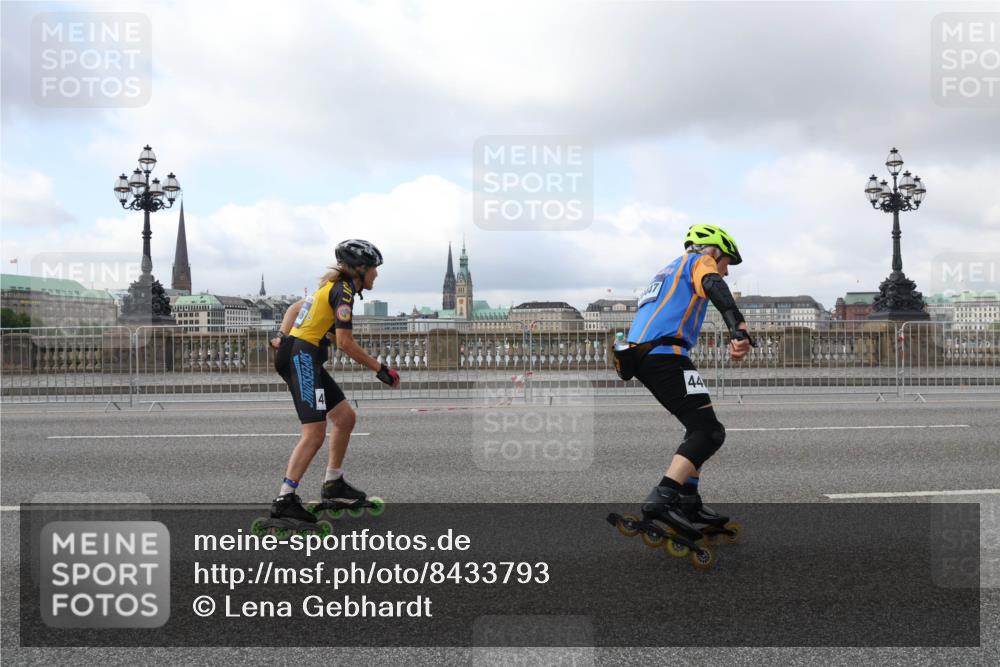 29.06.2025 - hella hamburg halbmarathon Lena Gebhardt http://msf.ph/oto/8433793 29.06.2025 09:01:08 Lombardsbrücke 44 meine-sportfotos.de