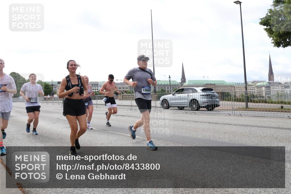 29.06.2025 - hella hamburg halbmarathon Lena Gebhardt http://msf.ph/oto/8433800 29.06.2025 10:08:27 Lombardsbrücke 7198, 02, 10609, 1427, 1527, 2427, 5926, 6100, 6590, 7198, 7348, 7476, 8585, 9457, 9616, 9823, 9951, 9958, 10035, 10092, 10609, 10857, 11780, 11967, 12144, 12658, 12893, 13014, 14631, 14902, 14965, 15429, 16439, 18325 meine-sportfotos.de