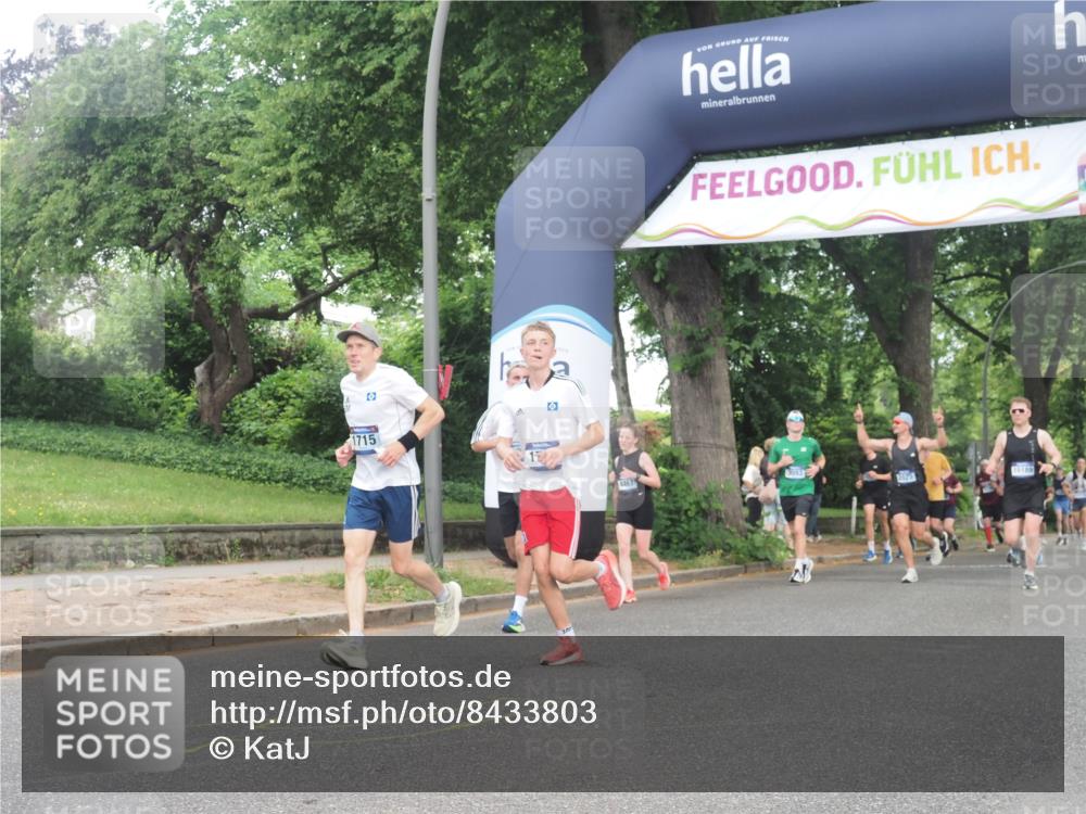 29.06.2025 - hella hamburg halbmarathon KatJ http://msf.ph/oto/8433803 29.06.2025 10:44:07 Zwischen KM18-KM19 1715, 1719, 2883, 3093, 4467 meine-sportfotos.de