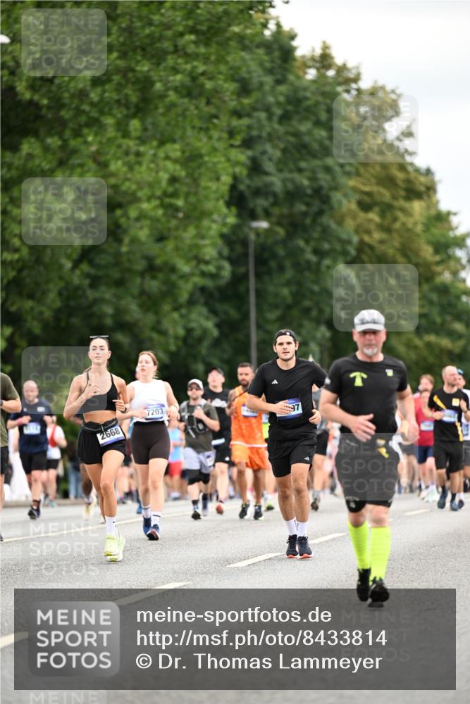 29.06.2025 - hella hamburg halbmarathon Dr. Thomas Lammeyer http://msf.ph/oto/8433814 29.06.2025 10:53:34 Kennedybrücke 1167, 1584, 1626, 2475, 2527, 2668, 3086, 3232, 3383, 3661, 4403, 4769, 5118, 5551, 5781, 6191, 6497, 7203, 7650, 7931, 7936, 7947, 7948, 8065, 8549, 8759, 8760, 9245, 9341, 10130, 10204, 10333, 10479, 10654, 11192 meine-sportfotos.de