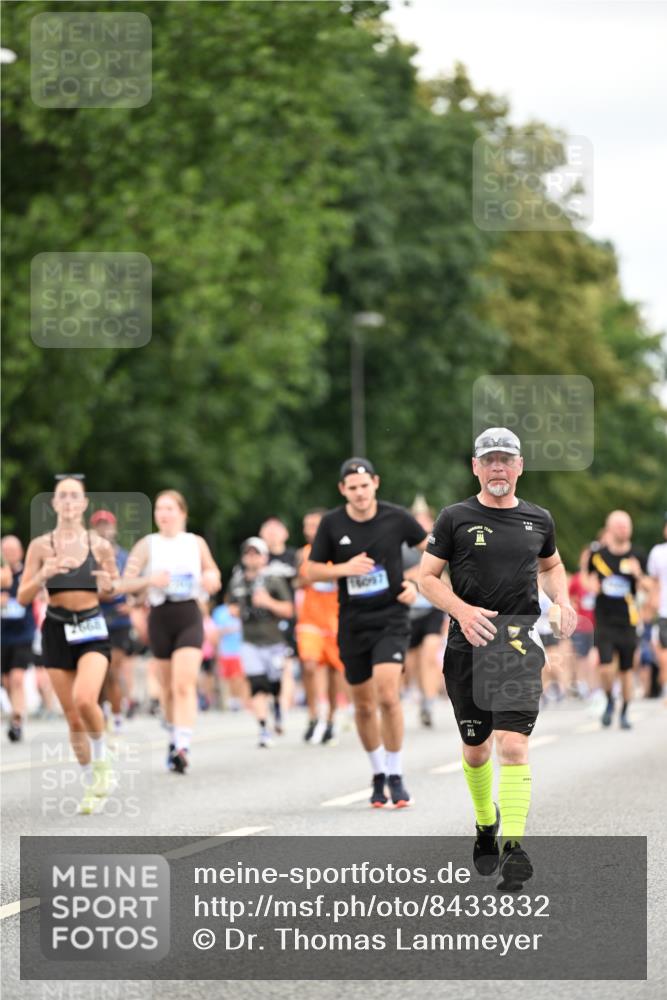 29.06.2025 - hella hamburg halbmarathon Dr. Thomas Lammeyer http://msf.ph/oto/8433832 29.06.2025 10:53:35 Kennedybrücke 1167, 1584, 1626, 2475, 2527, 2668, 3086, 3232, 3253, 3383, 3661, 4403, 4769, 5118, 5551, 5781, 6191, 6497, 7203, 7650, 7931, 7936, 7947, 7948, 8065, 8549, 8759, 8760, 9245, 9341, 10130, 10204, 10333, 10479, 10654, 11192 meine-sportfotos.de