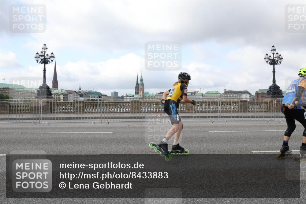 29.06.2025 - hella hamburg halbmarathon Lena Gebhardt http://msf.ph/oto/8433883 29.06.2025 09:01:08 Lombardsbrücke 20447 meine-sportfotos.de