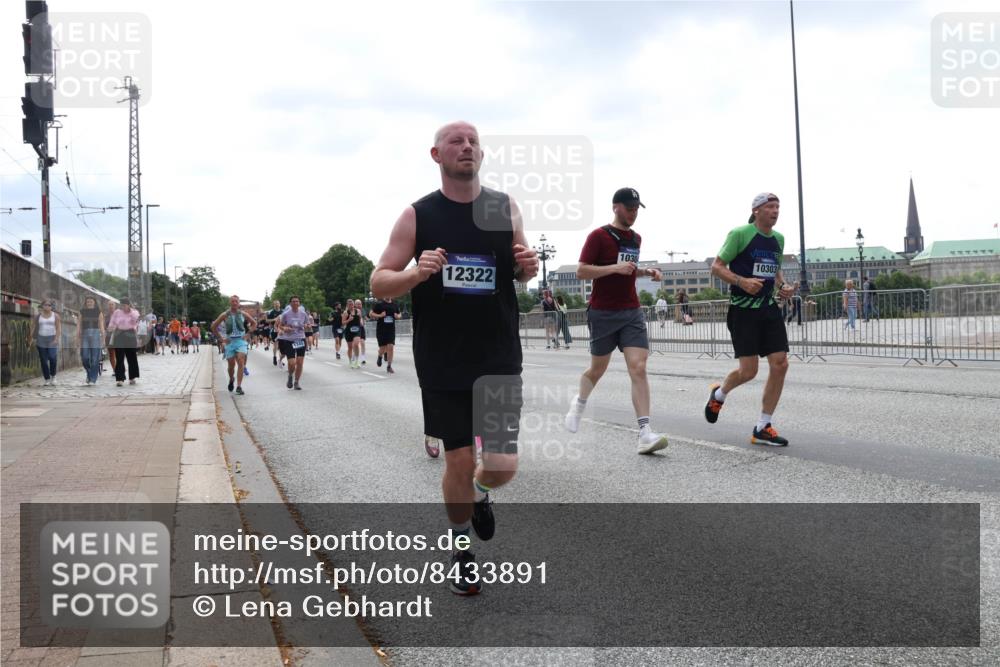 29.06.2025 - hella hamburg halbmarathon Lena Gebhardt http://msf.ph/oto/8433891 29.06.2025 10:44:36 Lombardsbrücke 12322, 1030, 10303, 1345, 1519, 1924, 2343, 2610, 2674, 3065, 3506, 4215, 4496, 4968, 5355, 5647, 5649, 5730, 5731, 6002, 6841, 6888, 7216, 7610, 7818, 7842, 8272, 8582, 8763, 9036, 9084, 9085, 9331, 9333, 9397, 9510, 9536, 10006, 10223, 10303, 10304, 10416, 10668, 11272, 11825, 11955, 12318, 12322, 12409, 12803, 12995, 13039, 13262, 13288, 13330, 13390, 13906, 14091, 14123, 14350, 14654, 14681, 14971, 18454, 18459 meine-sportfotos.de
