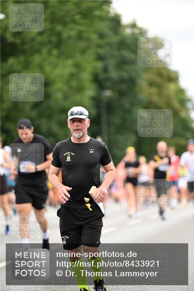29.06.2025 - hella hamburg halbmarathon Dr. Thomas Lammeyer http://msf.ph/oto/8433921 29.06.2025 10:53:37 Kennedybrücke 1167, 1584, 1626, 2475, 2527, 2668, 3086, 3232, 3253, 3383, 3661, 4403, 4769, 5118, 5551, 5781, 6191, 6497, 7203, 7650, 7931, 7936, 7947, 7948, 8065, 8549, 8759, 8760, 9245, 9341, 10130, 10204, 10333, 10479, 10654, 11192 meine-sportfotos.de