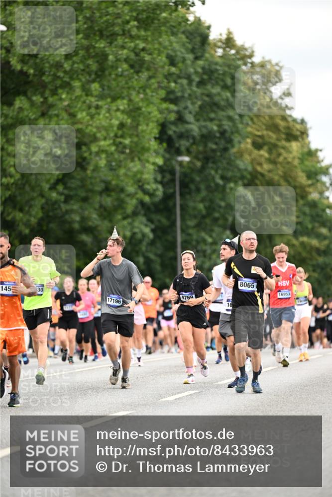 29.06.2025 - hella hamburg halbmarathon Dr. Thomas Lammeyer http://msf.ph/oto/8433963 29.06.2025 10:53:40 Kennedybrücke 1167, 1584, 1626, 2475, 2527, 2668, 2716, 3086, 3232, 3253, 3383, 3661, 4403, 4769, 5118, 5781, 6191, 6497, 7203, 7650, 7931, 7936, 7947, 7948, 8065, 8549, 8759, 8760, 9245, 10130, 10204, 10333, 10479, 10654, 11192 meine-sportfotos.de