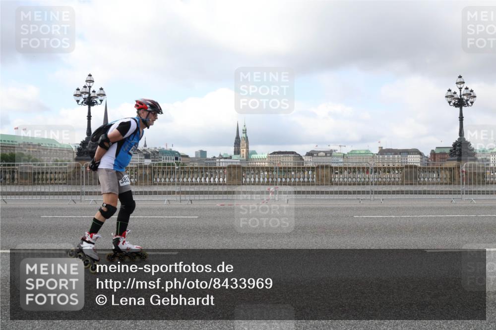 29.06.2025 - hella hamburg halbmarathon Lena Gebhardt http://msf.ph/oto/8433969 29.06.2025 09:01:13 Lombardsbrücke 3000, 382 meine-sportfotos.de