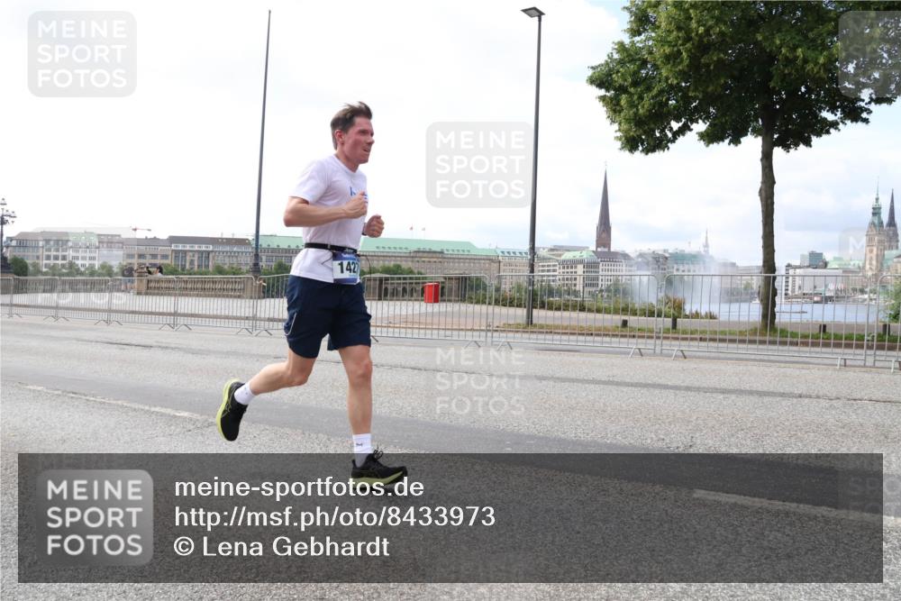 29.06.2025 - hella hamburg halbmarathon Lena Gebhardt http://msf.ph/oto/8433973 29.06.2025 10:08:31 Lombardsbrücke 1427, 1427, 2427, 3762, 5926, 6100, 6590, 7198, 7348, 7476, 8585, 9457, 9616, 9823, 9951, 9958, 10035, 10092, 10609, 10857, 11780, 11967, 12144, 12658, 13014, 13174, 14631, 14902, 14965, 15429, 16439, 18325 meine-sportfotos.de