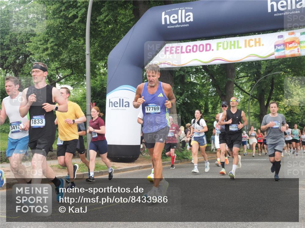 29.06.2025 - hella hamburg halbmarathon KatJ http://msf.ph/oto/8433986 29.06.2025 10:44:12 Zwischen KM18-KM19 1715, 1719, 1833, 2025, 2488, 3093, 3413, 4467, 5458 meine-sportfotos.de