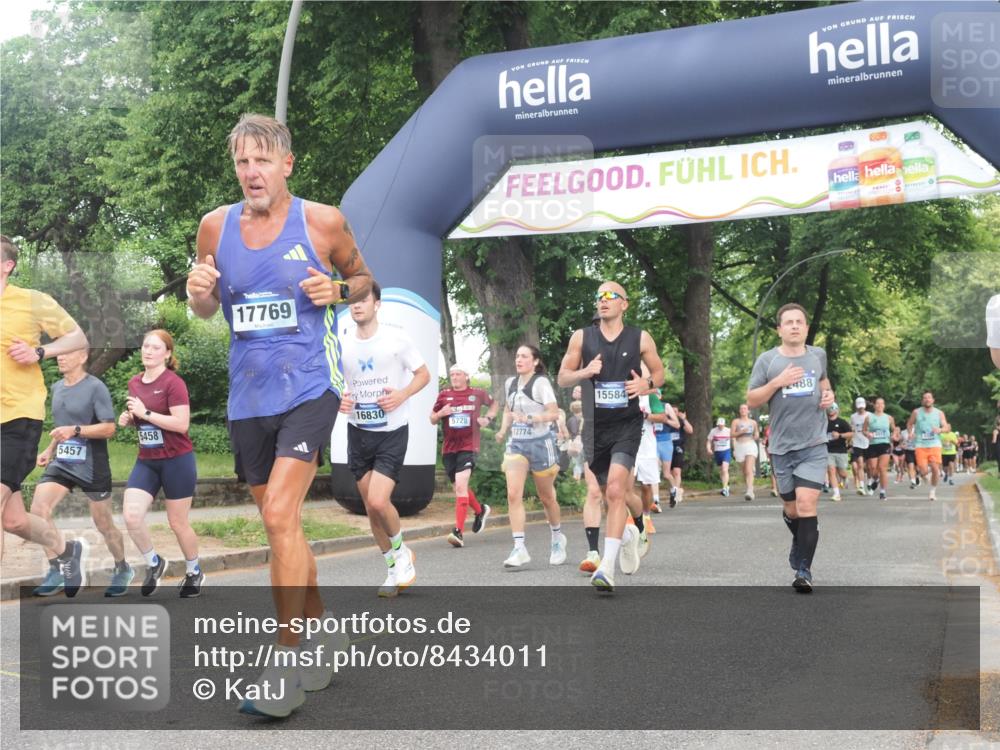 29.06.2025 - hella hamburg halbmarathon KatJ http://msf.ph/oto/8434011 29.06.2025 10:44:13 Zwischen KM18-KM19 1715, 1833, 2025, 2488, 3093, 3413, 3859, 4426, 4467, 5457, 5458 meine-sportfotos.de