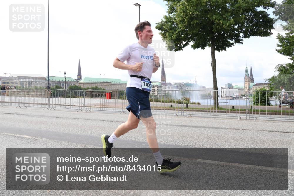 29.06.2025 - hella hamburg halbmarathon Lena Gebhardt http://msf.ph/oto/8434015 29.06.2025 10:08:31 Lombardsbrücke 1427, 1427, 2427, 3762, 5926, 6100, 6590, 7198, 7348, 7476, 8585, 9457, 9616, 9823, 9951, 9958, 10035, 10092, 10609, 10857, 11780, 11967, 12144, 12658, 13014, 13174, 14631, 14902, 14965, 15429, 16439, 18325 meine-sportfotos.de