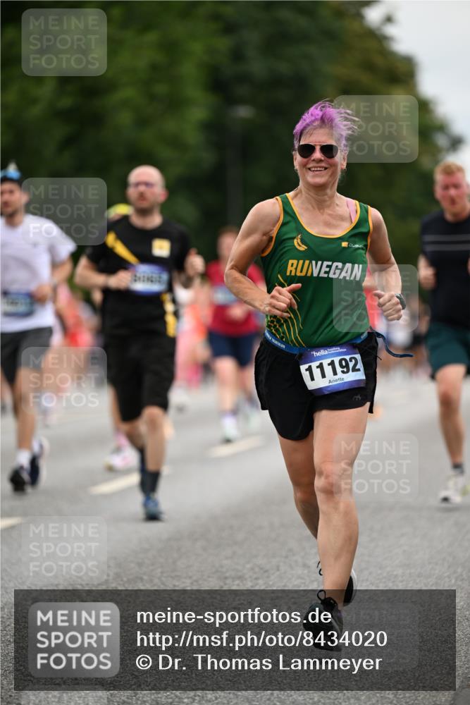 29.06.2025 - hella hamburg halbmarathon Dr. Thomas Lammeyer http://msf.ph/oto/8434020 29.06.2025 10:53:43 Kennedybrücke 1167, 1584, 2437, 2438, 2527, 2668, 2716, 3086, 3232, 3253, 3661, 4403, 4769, 5118, 5479, 5480, 5781, 6191, 6497, 7203, 7650, 7679, 7931, 7936, 7947, 7948, 8065, 8549, 8759, 8760, 9245, 10130, 10333, 10479, 10654, 11192 meine-sportfotos.de