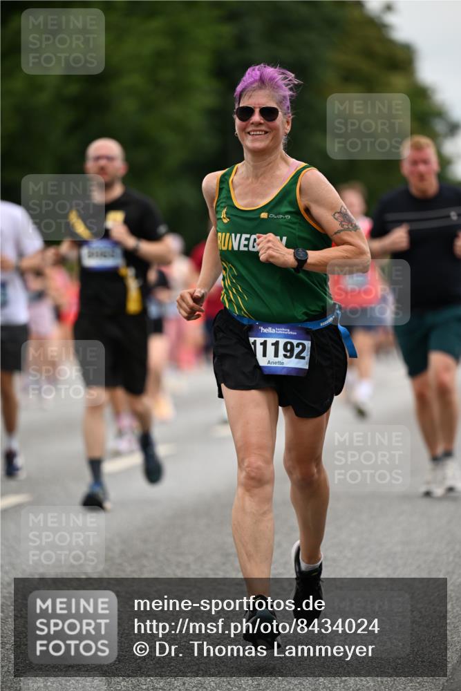 29.06.2025 - hella hamburg halbmarathon Dr. Thomas Lammeyer http://msf.ph/oto/8434024 29.06.2025 10:53:43 Kennedybrücke 1167, 1584, 2437, 2438, 2527, 2668, 2716, 3086, 3232, 3253, 3661, 4403, 4769, 5118, 5479, 5480, 5781, 6191, 6497, 7203, 7650, 7679, 7931, 7936, 7947, 7948, 8065, 8549, 8759, 8760, 9245, 10130, 10333, 10479, 10654, 11192 meine-sportfotos.de