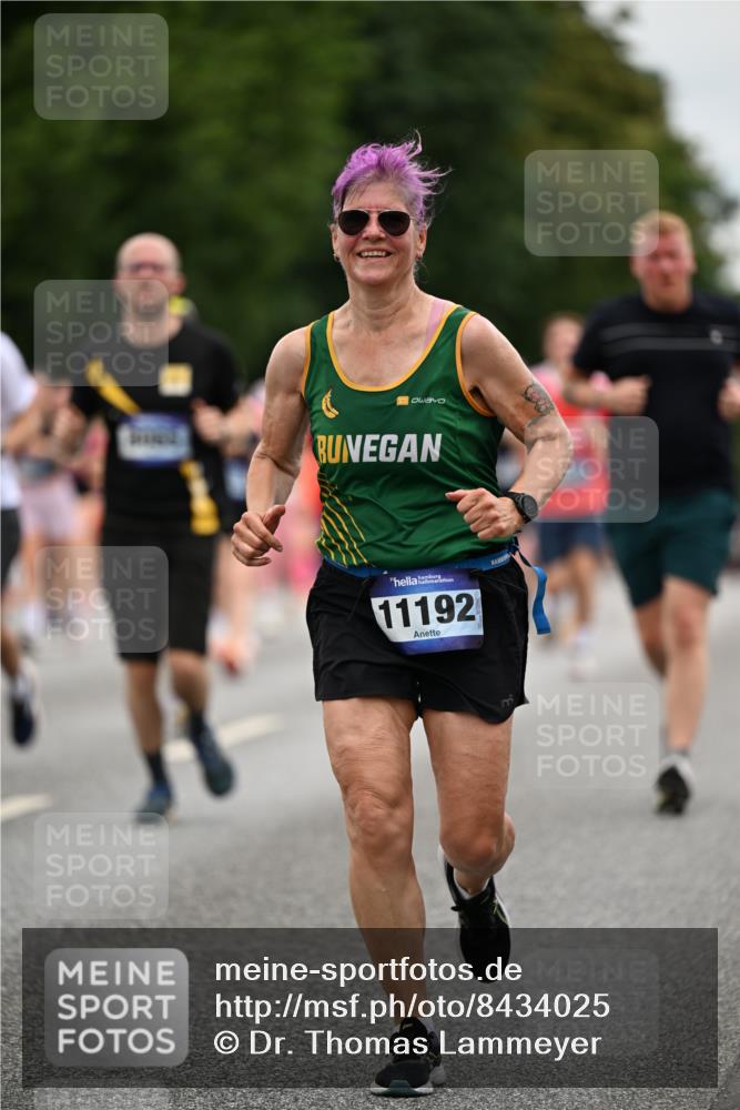 29.06.2025 - hella hamburg halbmarathon Dr. Thomas Lammeyer http://msf.ph/oto/8434025 29.06.2025 10:53:43 Kennedybrücke 1167, 1584, 2437, 2438, 2527, 2668, 2716, 3086, 3232, 3253, 3661, 4403, 4769, 5118, 5479, 5480, 5781, 6191, 6497, 7203, 7650, 7679, 7931, 7936, 7947, 7948, 8065, 8549, 8759, 8760, 9245, 10130, 10333, 10479, 10654, 11192 meine-sportfotos.de