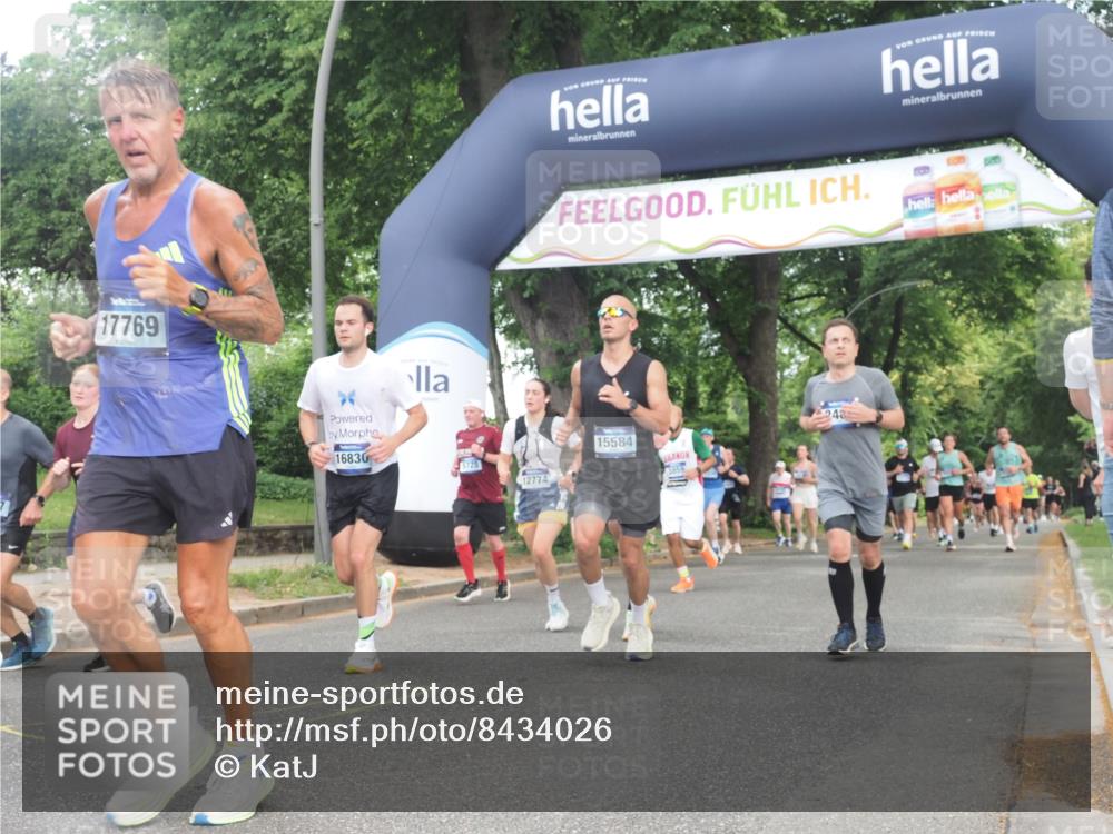29.06.2025 - hella hamburg halbmarathon KatJ http://msf.ph/oto/8434026 29.06.2025 10:44:13 Zwischen KM18-KM19 1715, 1833, 2025, 2488, 3093, 3413, 3859, 4426, 4467, 5457, 5458 meine-sportfotos.de