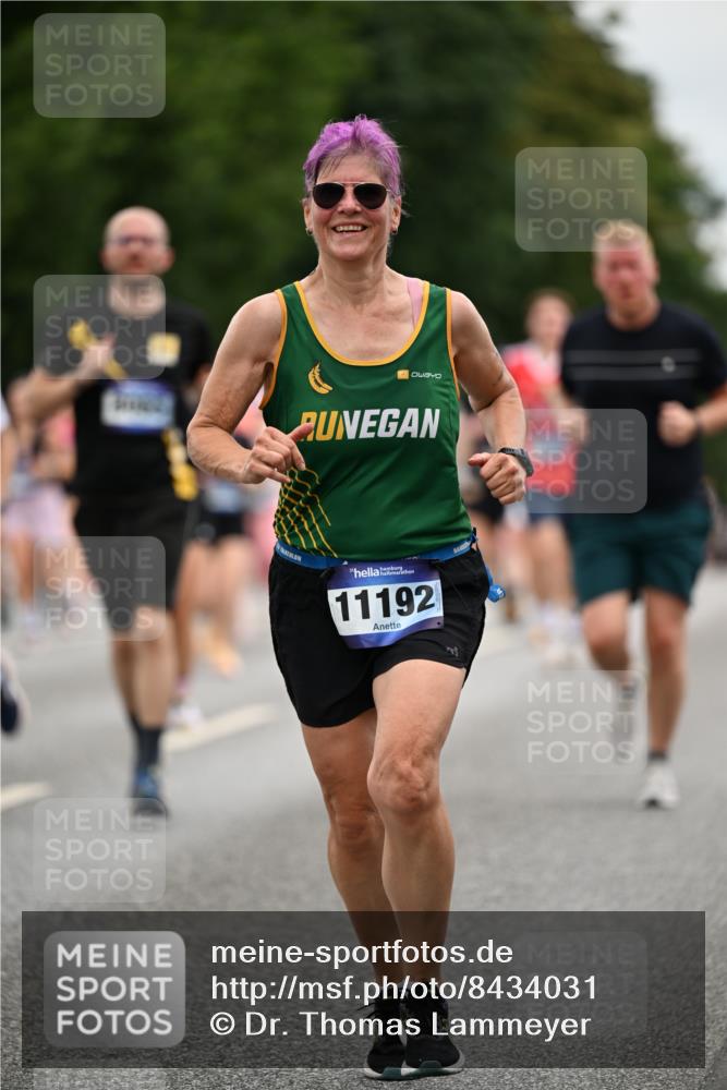 29.06.2025 - hella hamburg halbmarathon Dr. Thomas Lammeyer http://msf.ph/oto/8434031 29.06.2025 10:53:44 Kennedybrücke 1167, 1584, 2437, 2438, 2527, 2668, 2716, 3086, 3232, 3253, 3661, 4403, 4769, 5118, 5479, 5480, 5781, 6191, 6497, 7203, 7650, 7679, 7931, 7936, 7947, 7948, 8065, 8549, 8759, 8760, 9245, 10130, 10333, 10479, 10654, 10782, 11192 meine-sportfotos.de