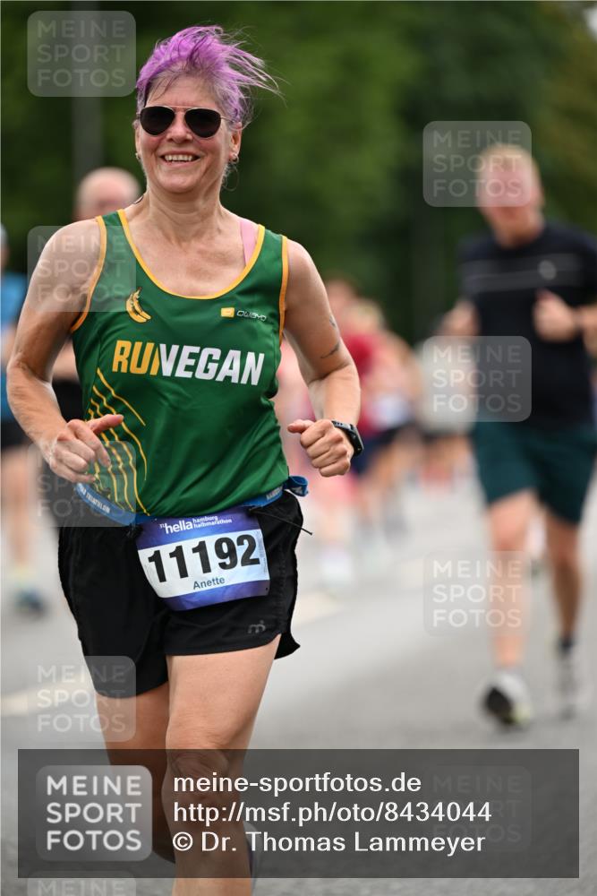 29.06.2025 - hella hamburg halbmarathon Dr. Thomas Lammeyer http://msf.ph/oto/8434044 29.06.2025 10:53:44 Kennedybrücke 1167, 1584, 2437, 2438, 2527, 2668, 2716, 3086, 3232, 3253, 3661, 4403, 4769, 5118, 5479, 5480, 5781, 6191, 6497, 7203, 7650, 7679, 7931, 7936, 7947, 7948, 8065, 8549, 8759, 8760, 9245, 10130, 10333, 10479, 10654, 10782, 11192 meine-sportfotos.de