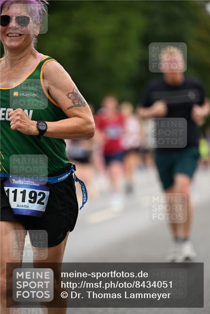 29.06.2025 - hella hamburg halbmarathon Dr. Thomas Lammeyer http://msf.ph/oto/8434051 29.06.2025 10:53:45 Kennedybrücke 1167, 1584, 2437, 2438, 2527, 2668, 2716, 3232, 3253, 3661, 4403, 4769, 5118, 5479, 5480, 5781, 6191, 6497, 7203, 7650, 7679, 7931, 7936, 7947, 7948, 8065, 8549, 8759, 8760, 9245, 10130, 10333, 10479, 10654, 10782, 11192 meine-sportfotos.de