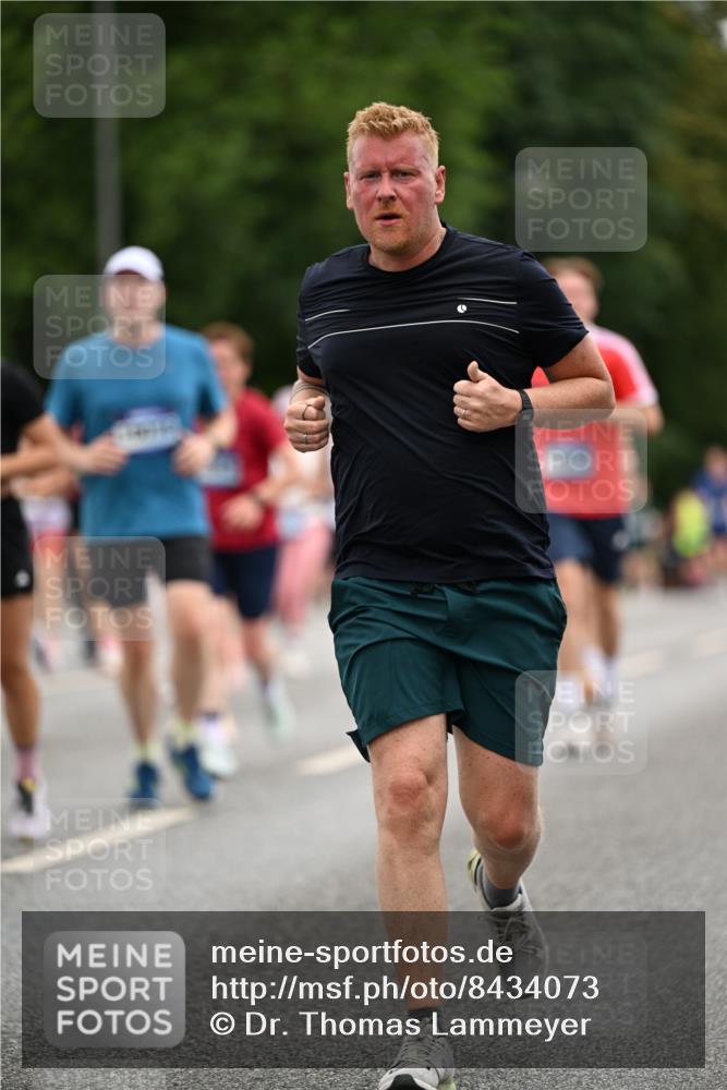 29.06.2025 - hella hamburg halbmarathon Dr. Thomas Lammeyer http://msf.ph/oto/8434073 29.06.2025 10:53:46 Kennedybrücke 1167, 1584, 2437, 2438, 2527, 2668, 2716, 3232, 3253, 3661, 4403, 4769, 5118, 5479, 5480, 5781, 6191, 6497, 7203, 7650, 7679, 7931, 7936, 7947, 7948, 8065, 8549, 8759, 8760, 9245, 10130, 10333, 10479, 10654, 10782, 11192 meine-sportfotos.de